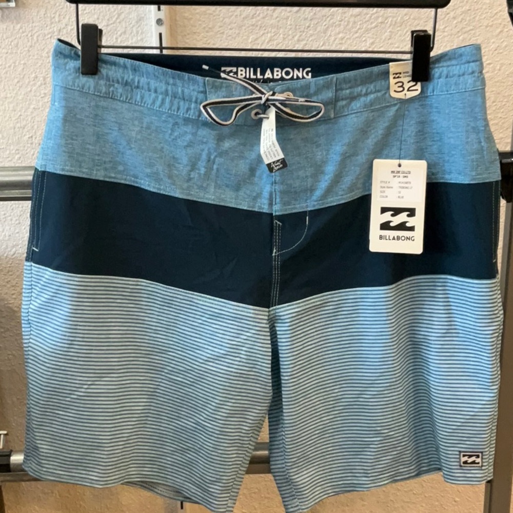 Billabong Men’s Board Short Blue